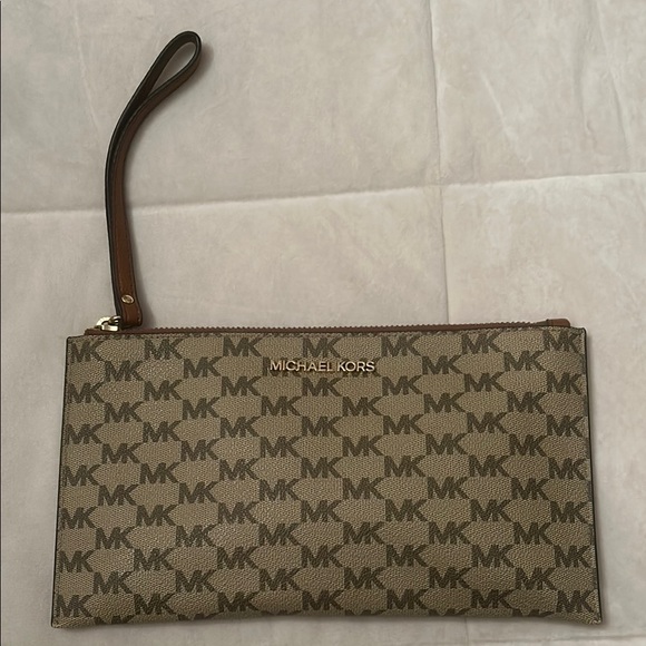 Michael Kors Brown Monogram Wristlet - Picture 1 of 3